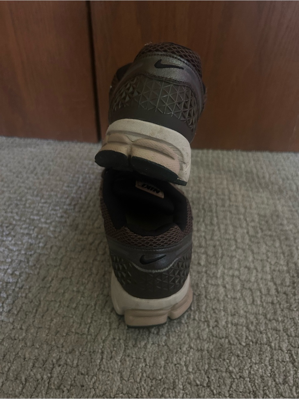 Nike Women’s Brown and Silver Mesh Athletic Sneakers - Picture 5 of 8